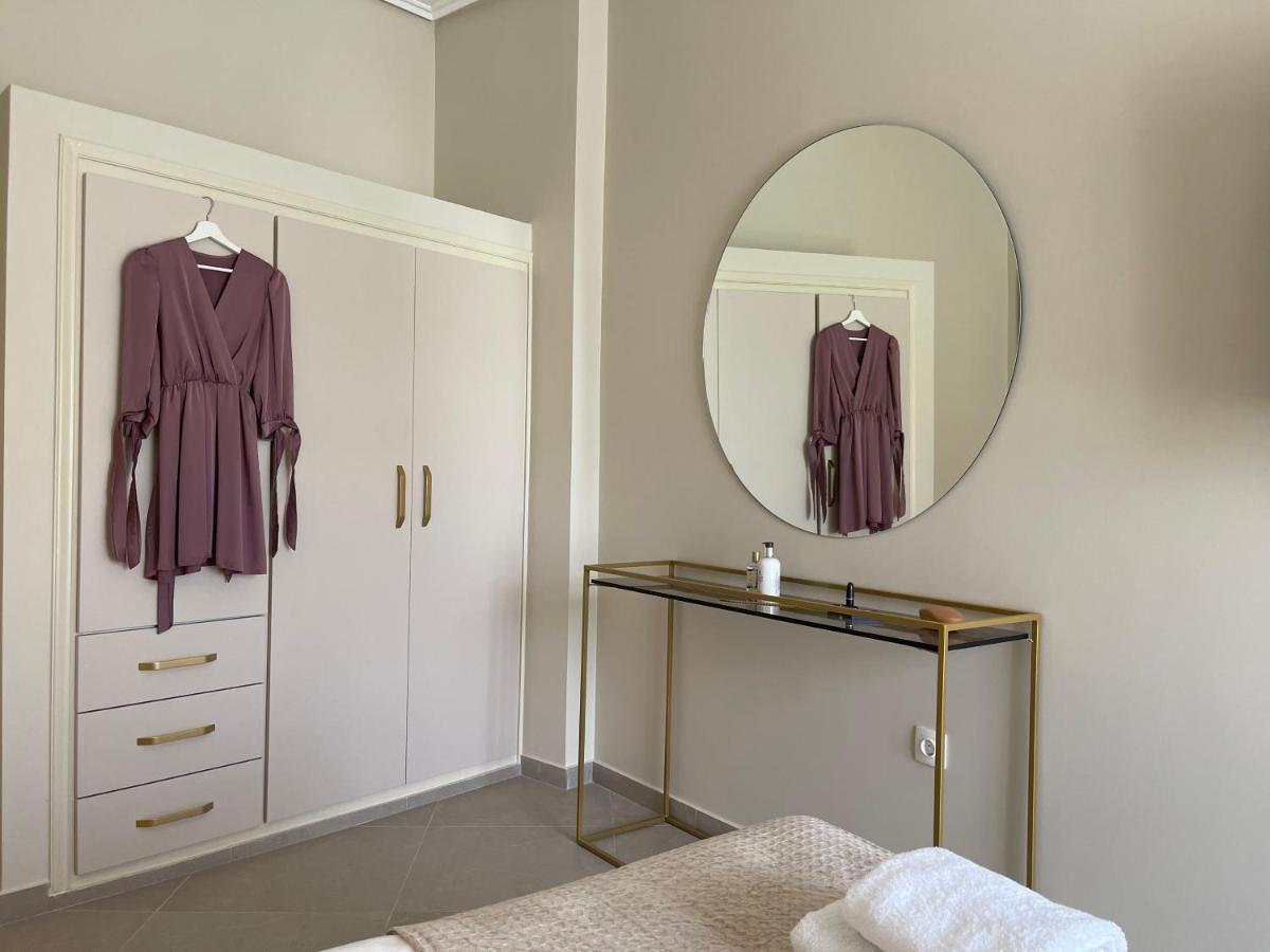 Helen Hotel Порос Экстерьер фото