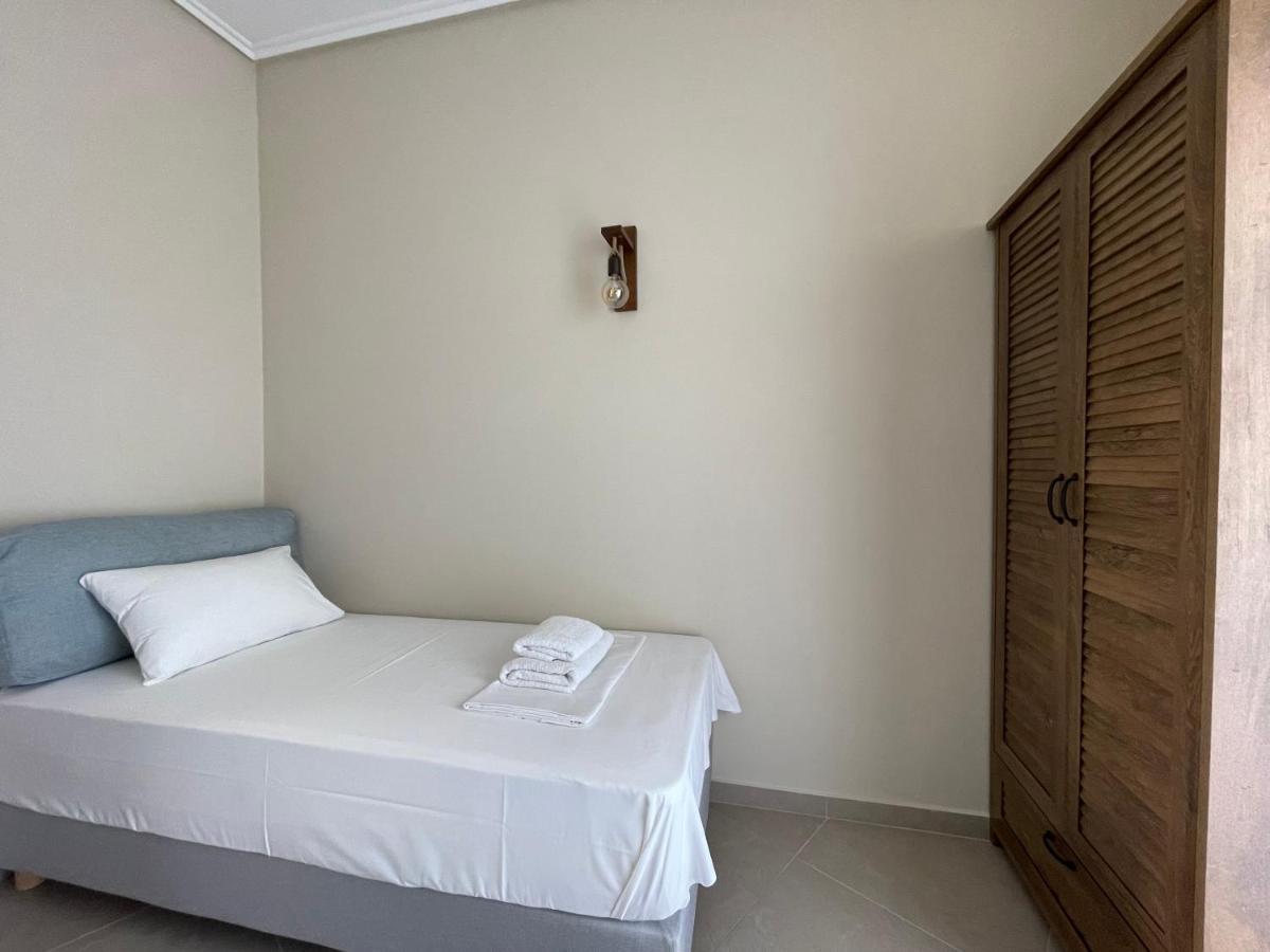 Helen Hotel Порос Экстерьер фото
