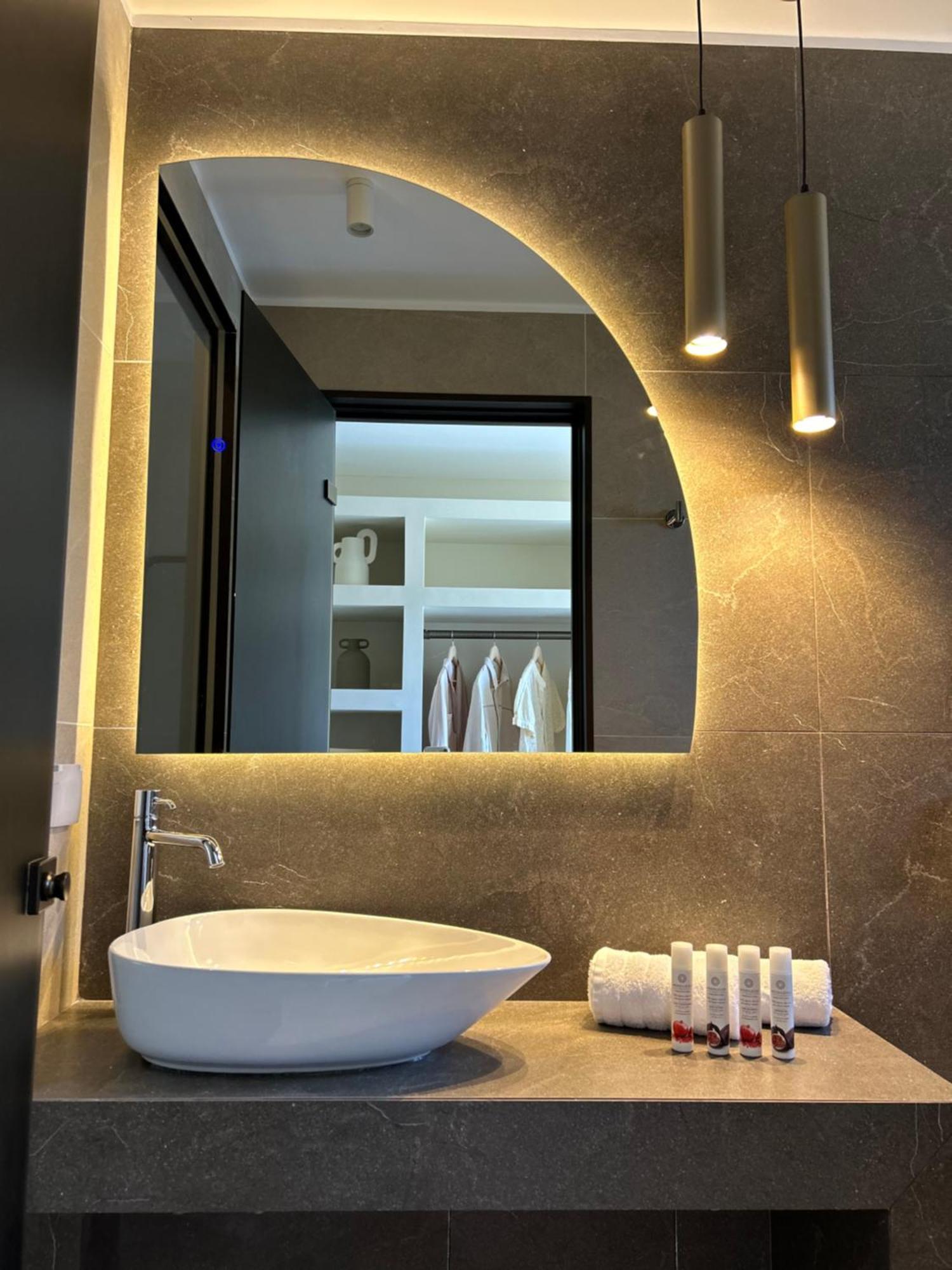 Helen Hotel Порос Экстерьер фото