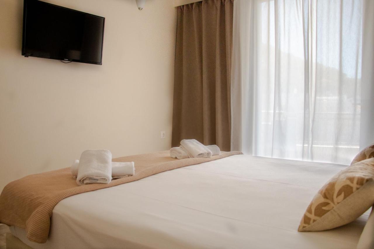 Helen Hotel Порос Экстерьер фото